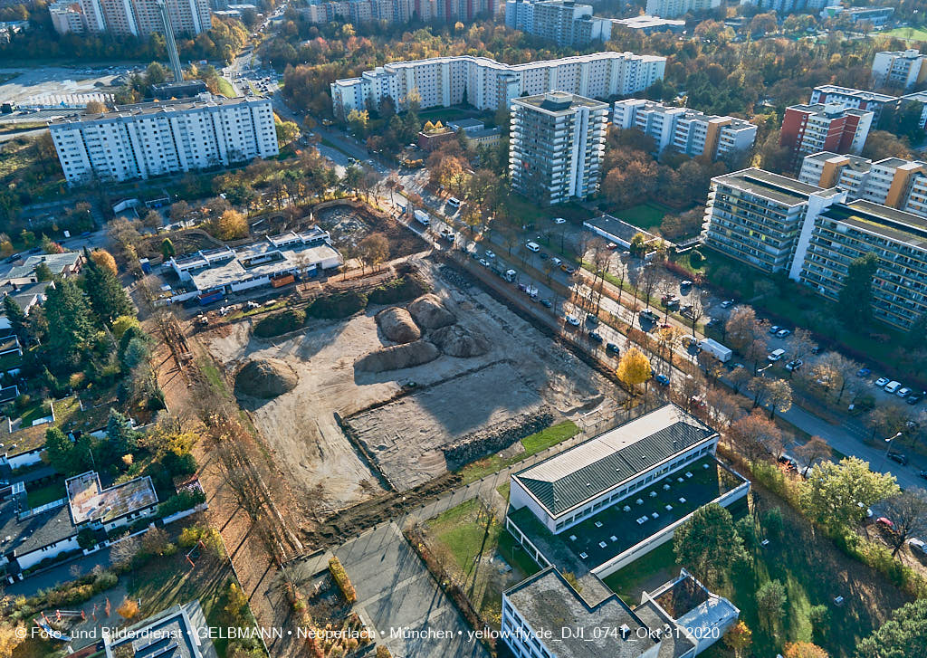 31.10.2020 - Grundschule am Karl-Marx-Ring von Oben in Neuperlach