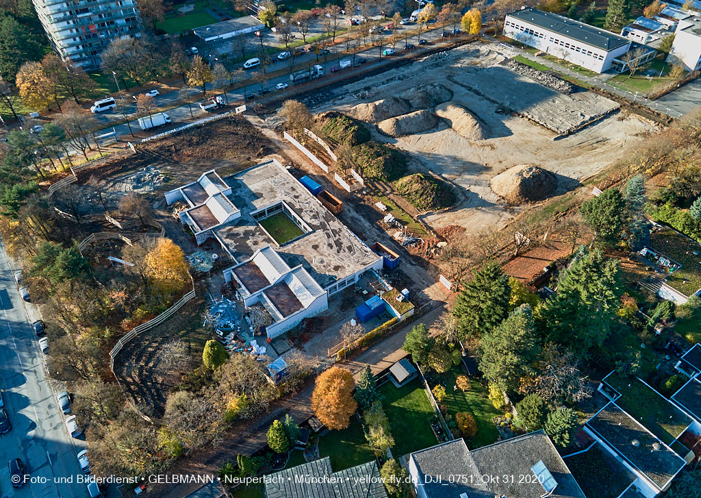 31.10.2020 - Grundschule am Karl-Marx-Ring von Oben in Neuperlach