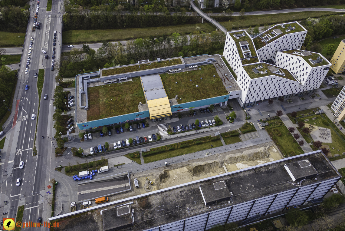 04.05.2021 - Baustelle im Plettzentrum zur Montessori-Schule Neuperlach