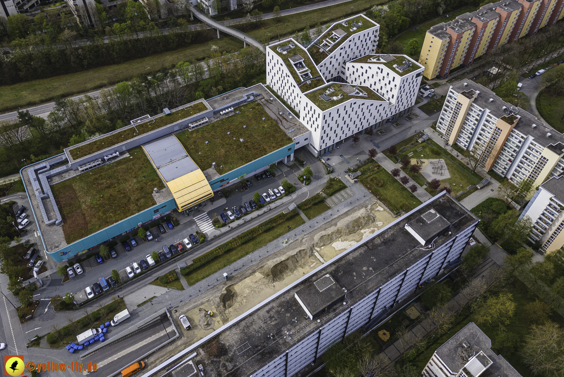 04.05.2021 - Baustelle im Plettzentrum zur Montessori-Schule Neuperlach