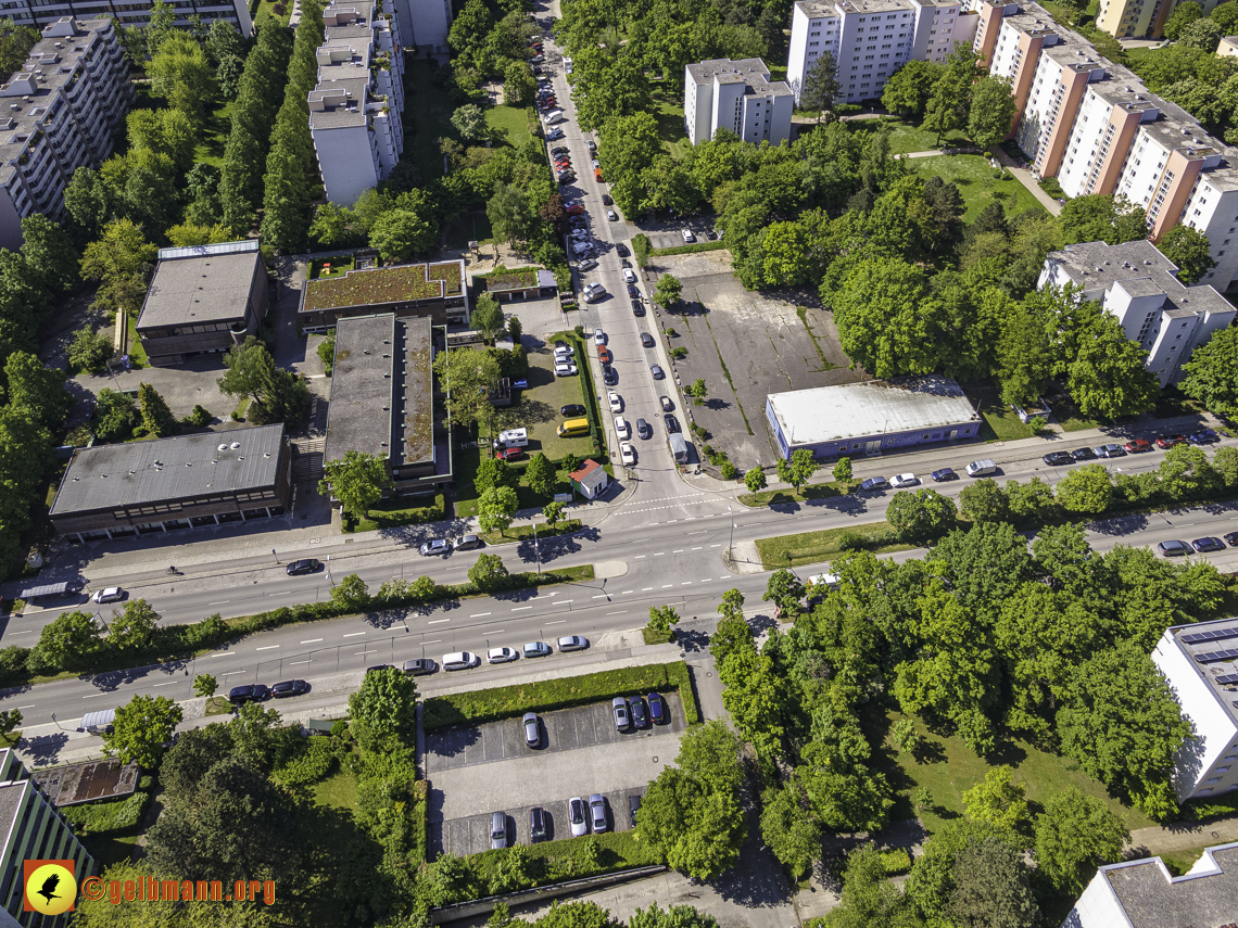 31.05.2021 - der Wohnring, Plettzentrum und die ehemalige Allianz-Versicherung in Neuperlach