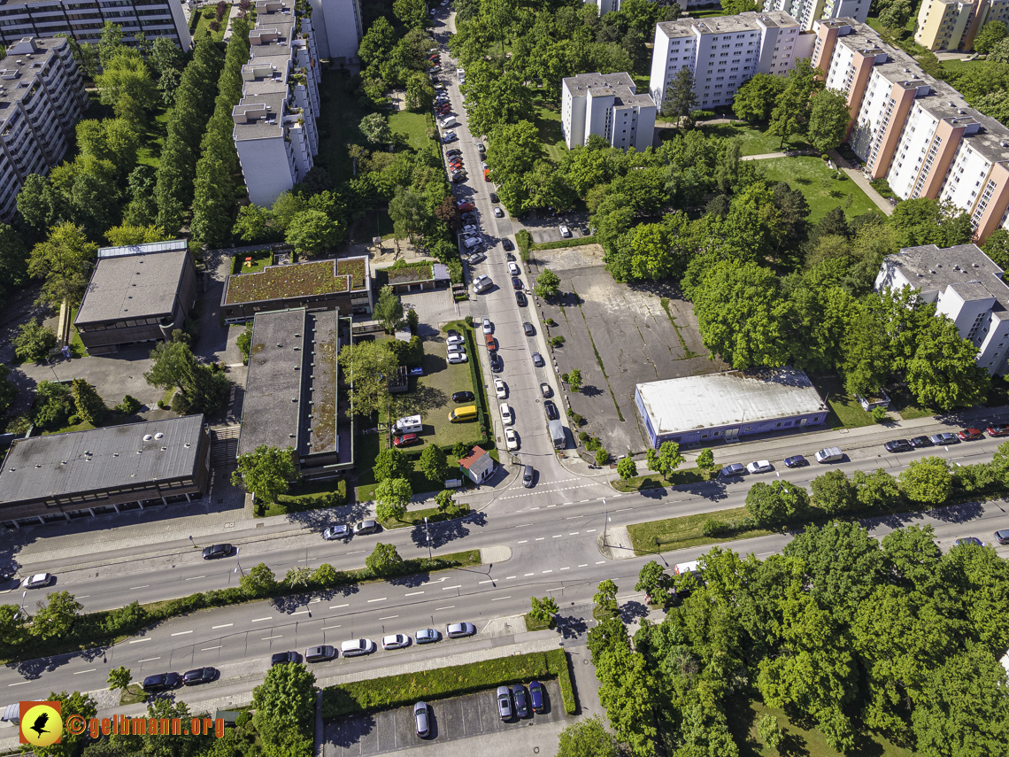 31.05.2021 - der Wohnring, Plettzentrum und die ehemalige Allianz-Versicherung in Neuperlach
