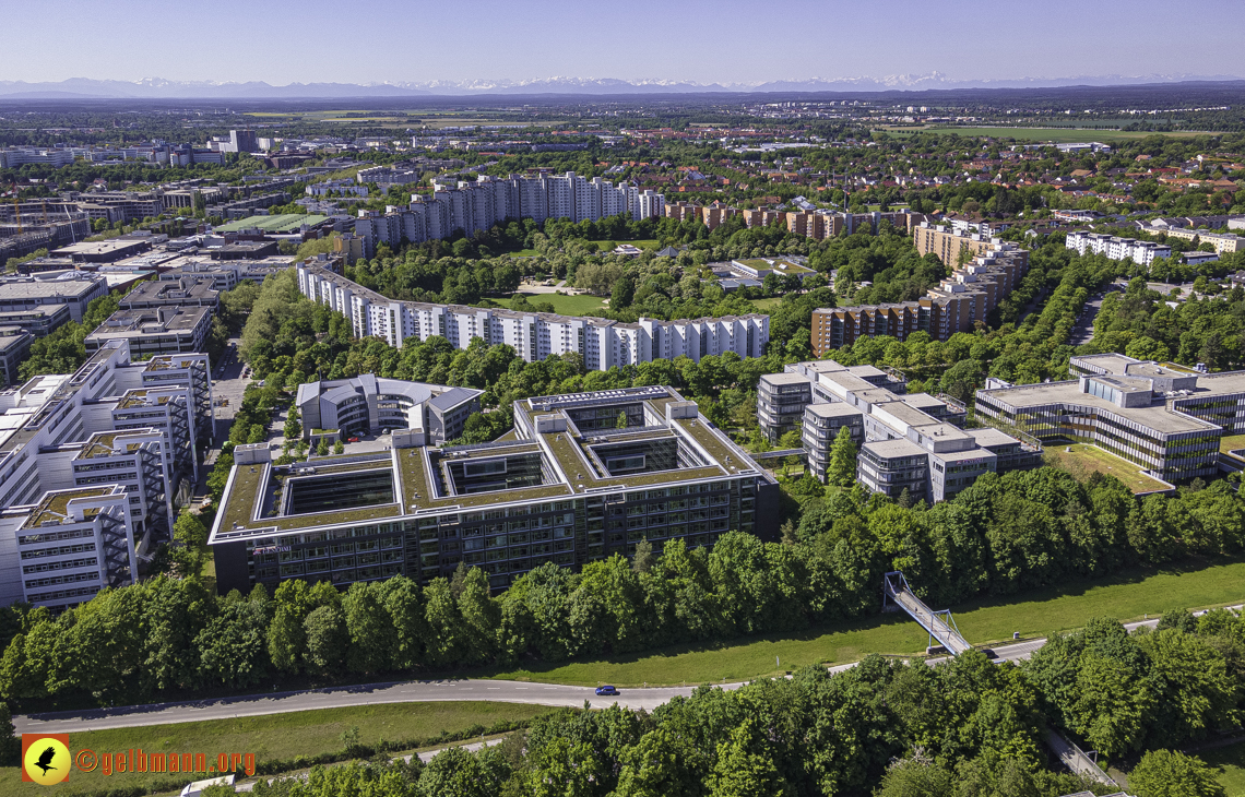 31.05.2021 - der Wohnring, Plettzentrum und die ehemalige Allianz-Versicherung in Neuperlach