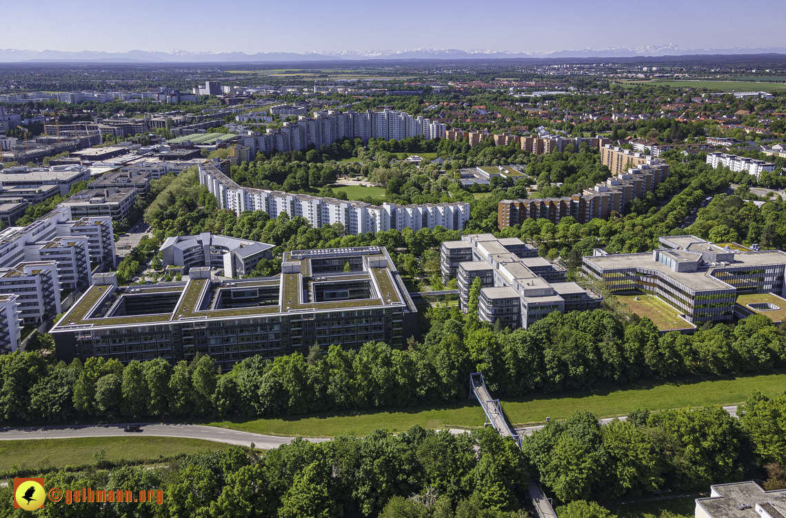 31.05.2021 - der Wohnring, Plettzentrum und die ehemalige Allianz-Versicherung in Neuperlach