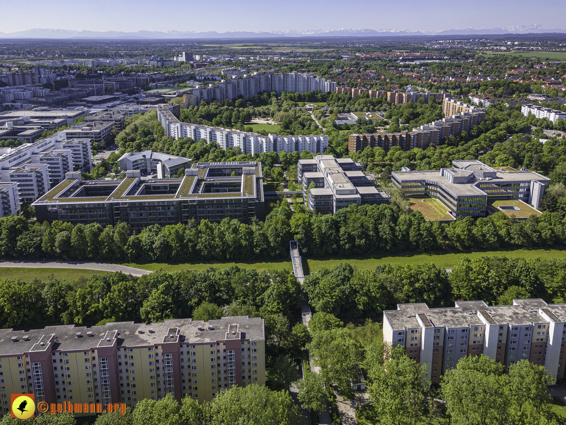 31.05.2021 - der Wohnring, Plettzentrum und die ehemalige Allianz-Versicherung in Neuperlach