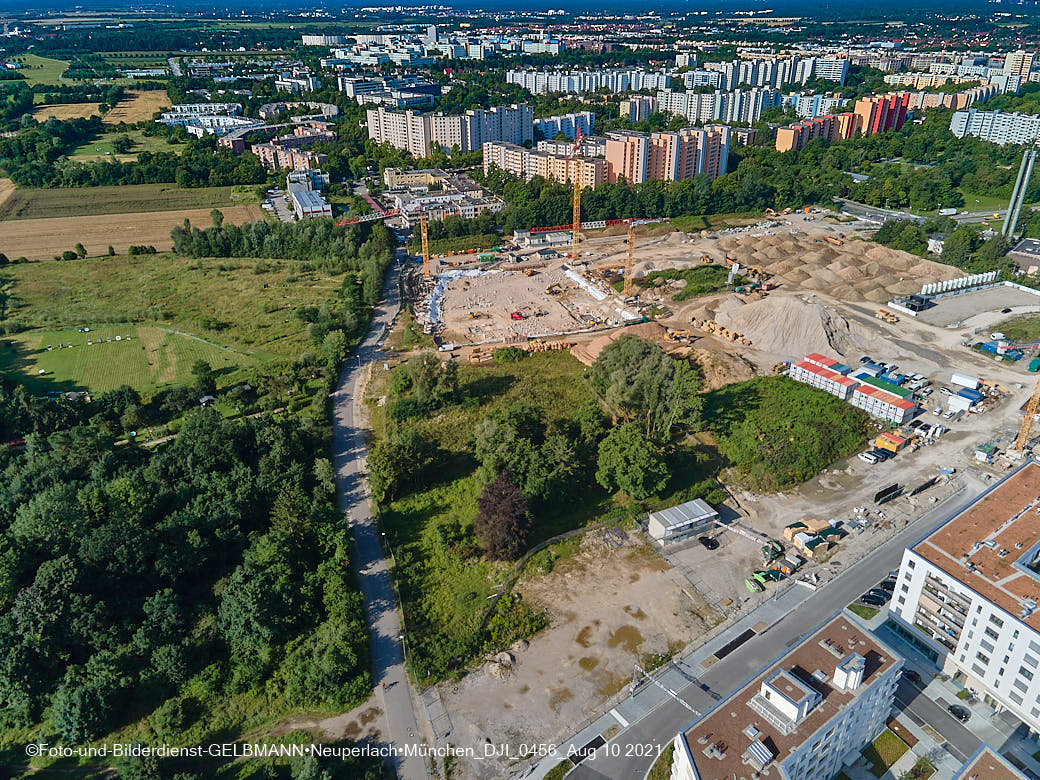 09.08.2021 - Luftbilder von Pandion Verde in Neuperlach am Truderinhger Wald 09.08.2021 - Luftbilder von Pandion Verde in Neuperlach am Truderinhger Wald