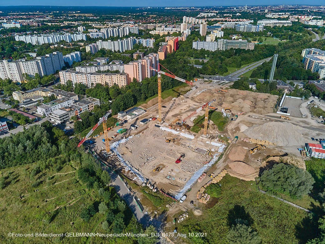 09.08.2021 - Luftbilder von Pandion Verde in Neuperlach am Truderinhger Wald 09.08.2021 - Luftbilder von Pandion Verde in Neuperlach am Truderinhger Wald