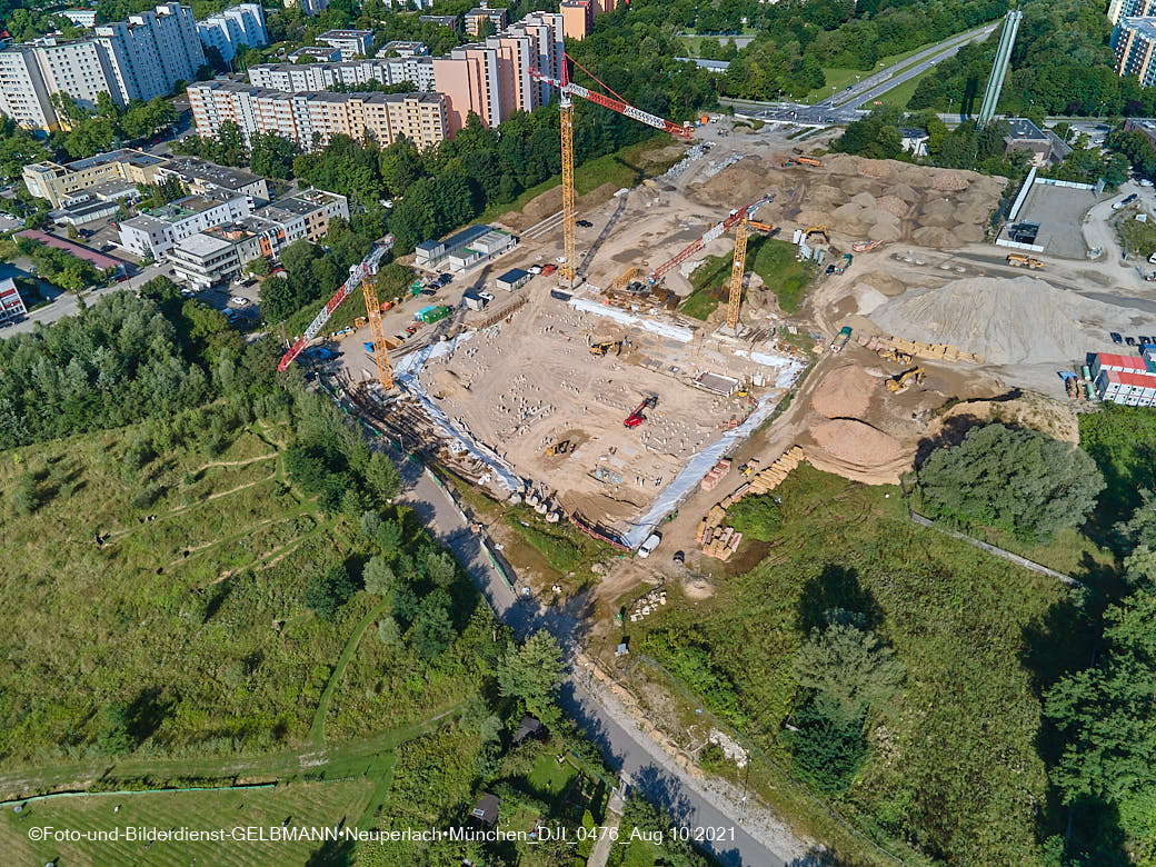 09.08.2021 - Luftbilder von Pandion Verde in Neuperlach am Truderinhger Wald 09.08.2021 - Luftbilder von Pandion Verde in Neuperlach am Truderinhger Wald