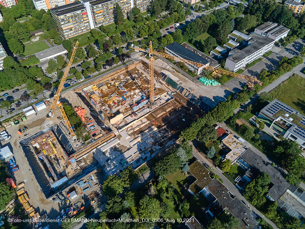 09.08.2021 - Luftbilder von der Baustelle Grundschule am Karl-Marx-Ring in Neuperlach 09.08.2021 - Luftbilder von der Baustelle Grundschule am Karl-Marx-Ring in Neuperlach