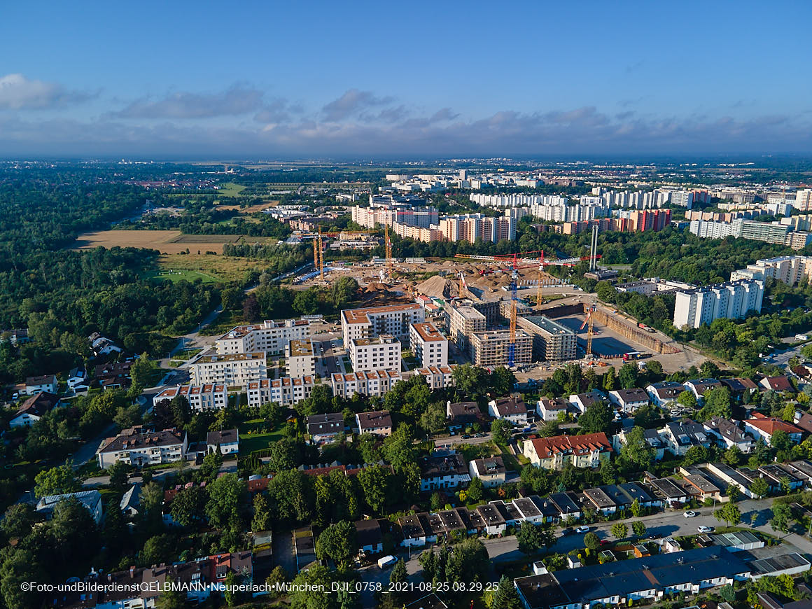 25.08.2020 - Luftaufnahmen vom Alexisquartier in Neuperlach in südlicher Richtung 25.08.2020 - Luftaufnahmen vom Alexisquartier in Neuperlach in südlicher Richtung