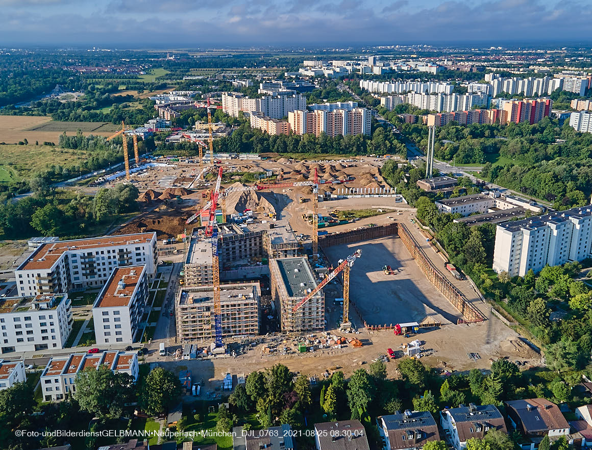 25.08.2020 - Luftaufnahmen vom Alexisquartier in Neuperlach in südlicher Richtung 25.08.2020 - Luftaufnahmen vom Alexisquartier in Neuperlach in südlicher Richtung