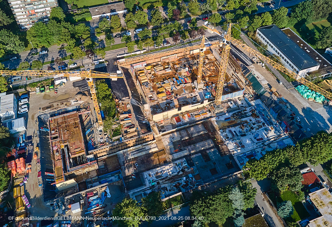 25.08.2021 - Luftaufnahmen von der Baustelle Grundschule am Karl-Marx-Ring in Neuperlach
