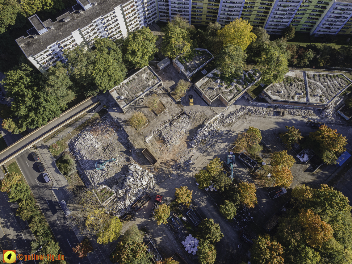 11.10.2021 - Abriss des Quiddezentrums in Neuperlach
