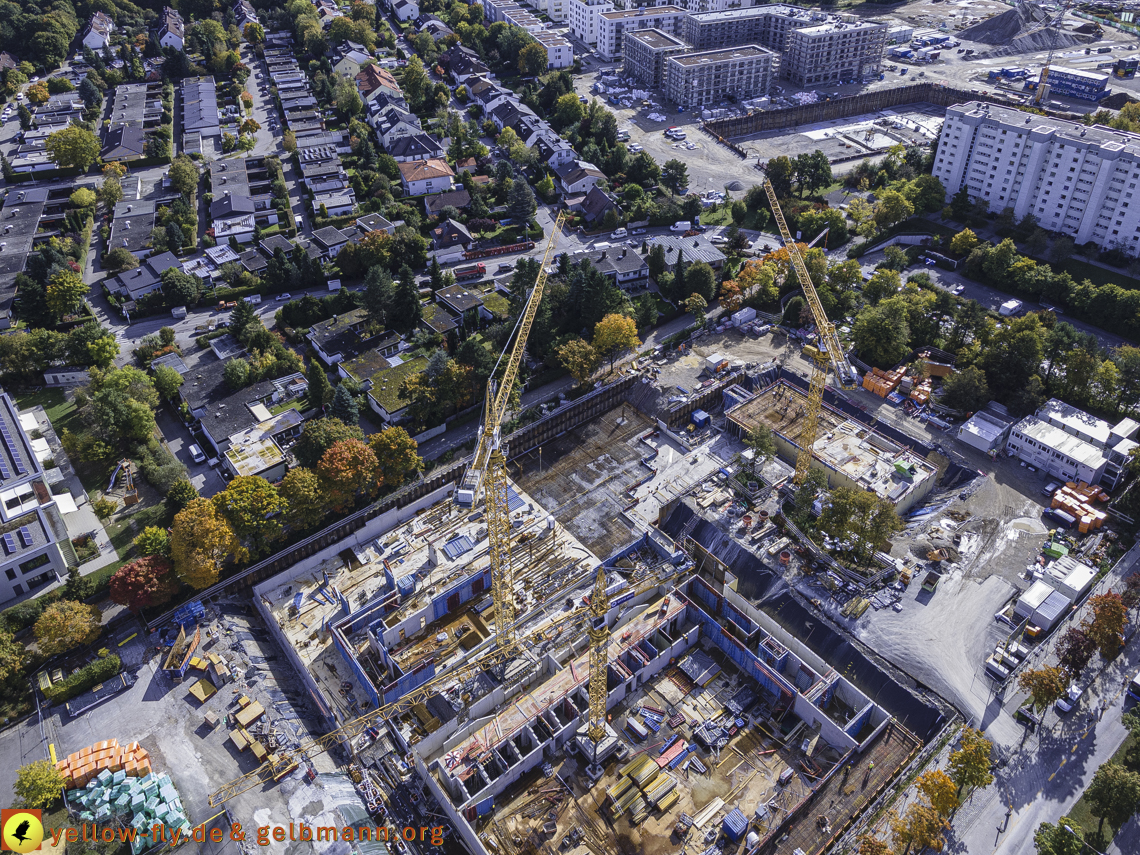 15.10.2021 - Marx-Zentrum, die kleinere Wohnanlage am Karl-Marx-Ring 52-62, Alexisquartier und Grundschule in Neuperlach 15.10.2021 - Marx-Zentrum, die kleinere Wohnanlage am Karl-Marx-Ring 52-62, Alexisquartier und Grundschule in Neuperlach