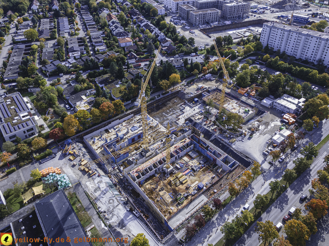 15.10.2021 - Marx-Zentrum, die kleinere Wohnanlage am Karl-Marx-Ring 52-62, Alexisquartier und Grundschule in Neuperlach 15.10.2021 - Marx-Zentrum, die kleinere Wohnanlage am Karl-Marx-Ring 52-62, Alexisquartier und Grundschule in Neuperlach