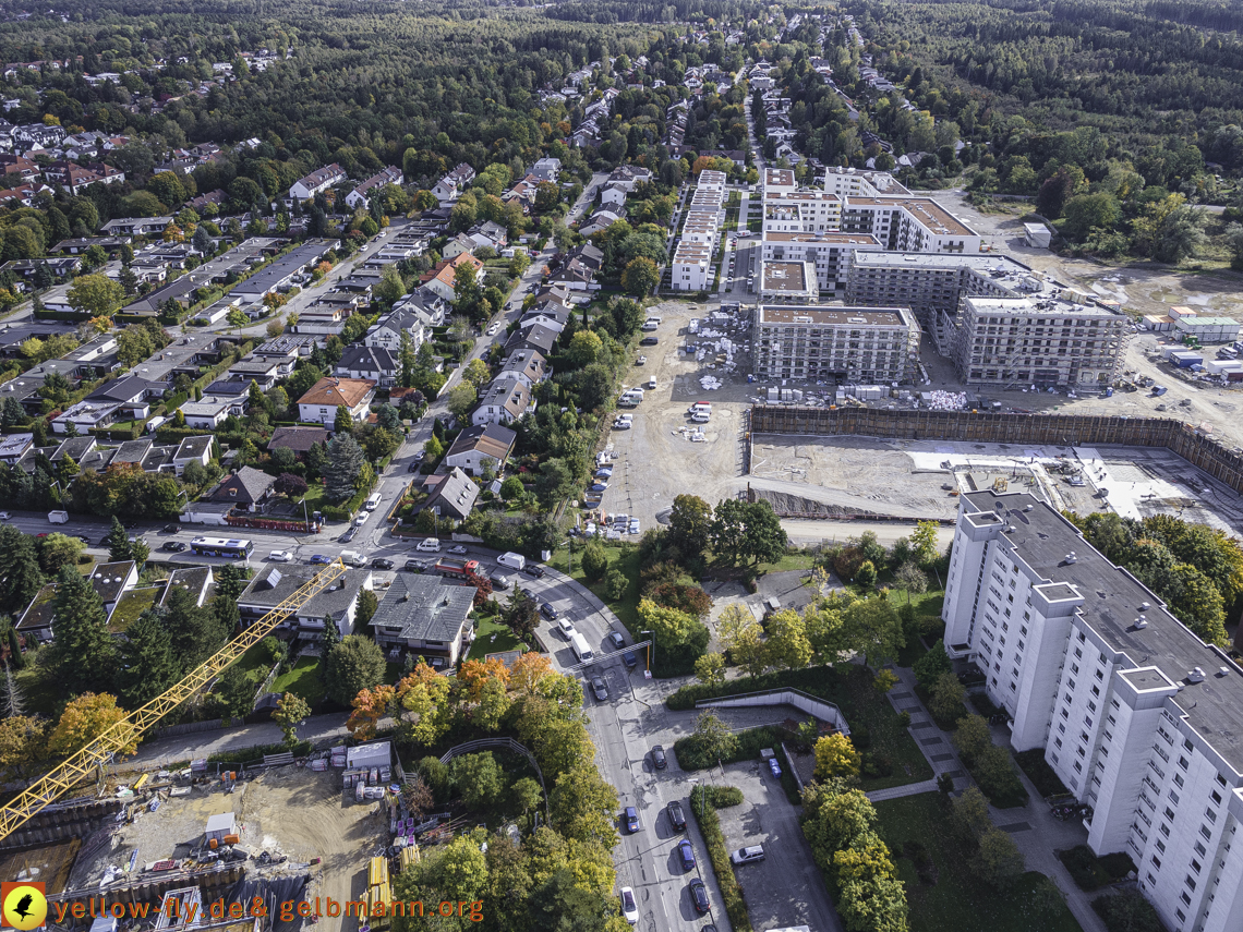 15.10.2021 - Marx-Zentrum, die kleinere Wohnanlage am Karl-Marx-Ring 52-62, Alexisquartier und Grundschule in Neuperlach 15.10.2021 - Marx-Zentrum, die kleinere Wohnanlage am Karl-Marx-Ring 52-62, Alexisquartier und Grundschule in Neuperlach
