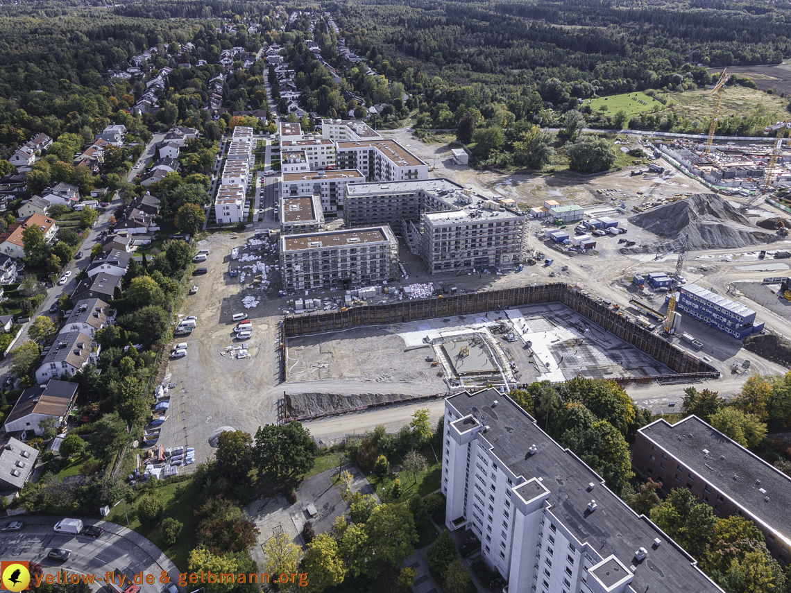 15.10.2021 - Marx-Zentrum, die kleinere Wohnanlage am Karl-Marx-Ring 52-62, Alexisquartier und Grundschule in Neuperlach 15.10.2021 - Marx-Zentrum, die kleinere Wohnanlage am Karl-Marx-Ring 52-62, Alexisquartier und Grundschule in Neuperlach