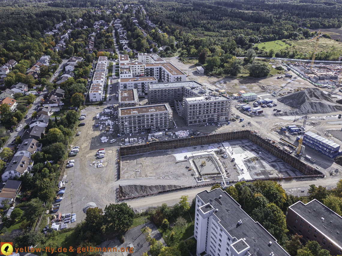 15.10.2021 - Marx-Zentrum, die kleinere Wohnanlage am Karl-Marx-Ring 52-62, Alexisquartier und Grundschule in Neuperlach 15.10.2021 - Marx-Zentrum, die kleinere Wohnanlage am Karl-Marx-Ring 52-62, Alexisquartier und Grundschule in Neuperlach