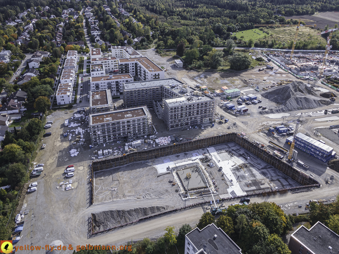 15.10.2021 - Marx-Zentrum, die kleinere Wohnanlage am Karl-Marx-Ring 52-62, Alexisquartier und Grundschule in Neuperlach 15.10.2021 - Marx-Zentrum, die kleinere Wohnanlage am Karl-Marx-Ring 52-62, Alexisquartier und Grundschule in Neuperlach