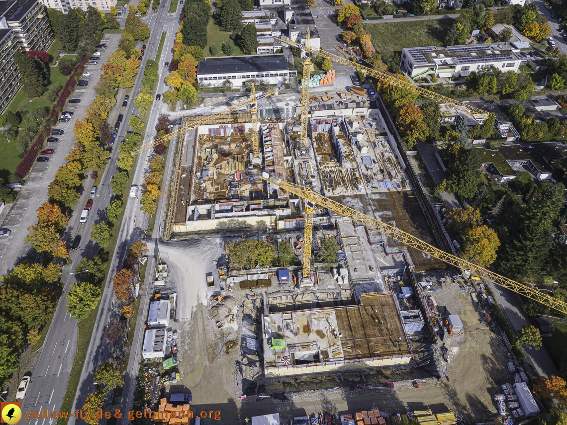 15.10.2021 - Marx-Zentrum, die kleinere Wohnanlage am Karl-Marx-Ring 52-62, Alexisquartier und Grundschule in Neuperlach 15.10.2021 - Marx-Zentrum, die kleinere Wohnanlage am Karl-Marx-Ring 52-62, Alexisquartier und Grundschule in Neuperlach