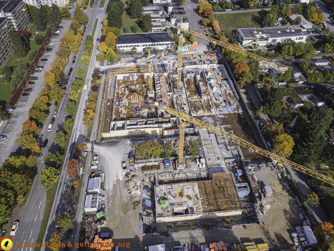 15.10.2021 - Marx-Zentrum, die kleinere Wohnanlage am Karl-Marx-Ring 52-62, Alexisquartier und Grundschule in Neuperlach 15.10.2021 - Marx-Zentrum, die kleinere Wohnanlage am Karl-Marx-Ring 52-62, Alexisquartier und Grundschule in Neuperlach