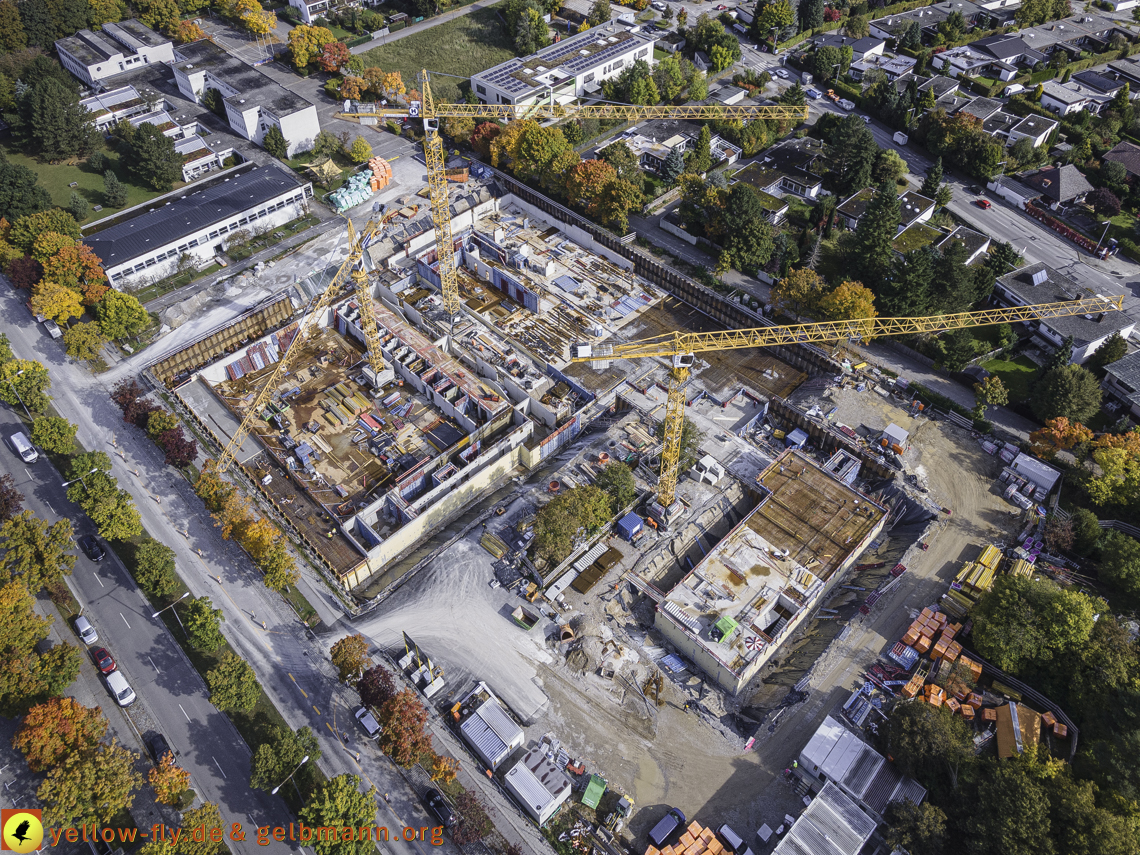 15.10.2021 - Marx-Zentrum, die kleinere Wohnanlage am Karl-Marx-Ring 52-62, Alexisquartier und Grundschule in Neuperlach 15.10.2021 - Marx-Zentrum, die kleinere Wohnanlage am Karl-Marx-Ring 52-62, Alexisquartier und Grundschule in Neuperlach