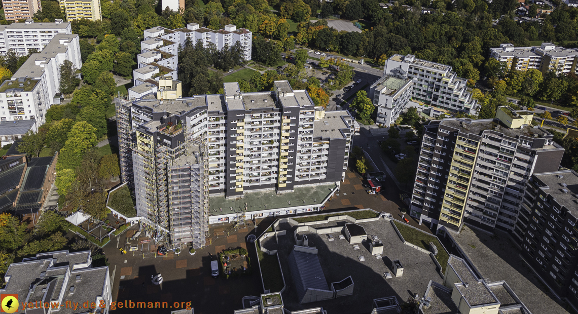 15.10.2021 - Marx-Zentrum, die kleinere Wohnanlage am Karl-Marx-Ring 52-62, Alexisquartier und Grundschule in Neuperlach 15.10.2021 - Marx-Zentrum, die kleinere Wohnanlage am Karl-Marx-Ring 52-62, Alexisquartier und Grundschule in Neuperlach