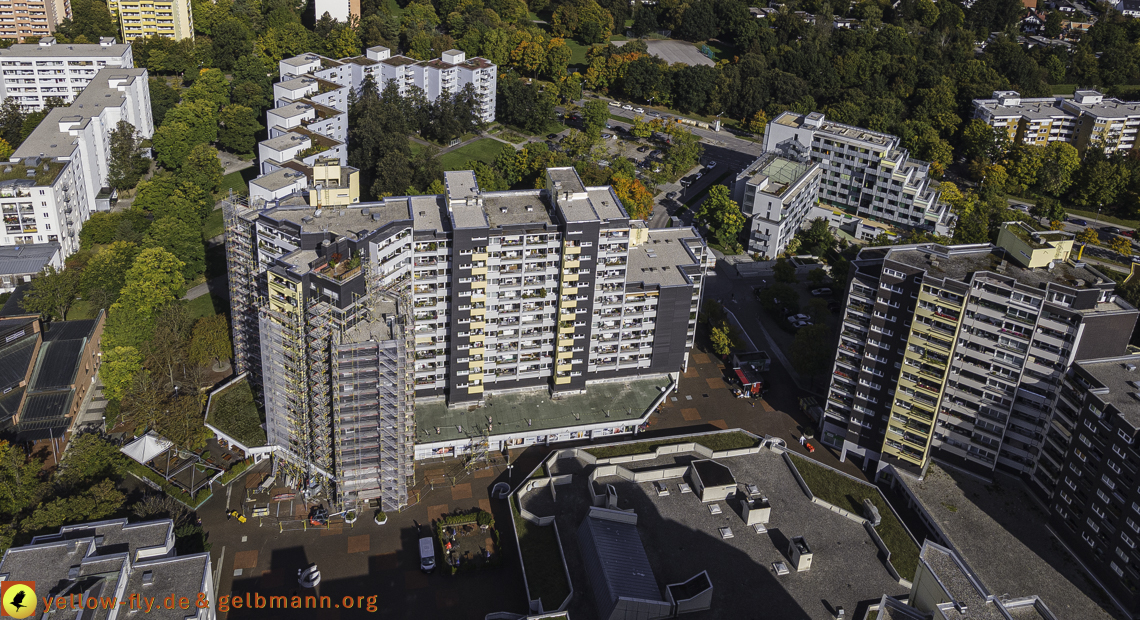 15.10.2021 - Marx-Zentrum, die kleinere Wohnanlage am Karl-Marx-Ring 52-62, Alexisquartier und Grundschule in Neuperlach 15.10.2021 - Marx-Zentrum, die kleinere Wohnanlage am Karl-Marx-Ring 52-62, Alexisquartier und Grundschule in Neuperlach