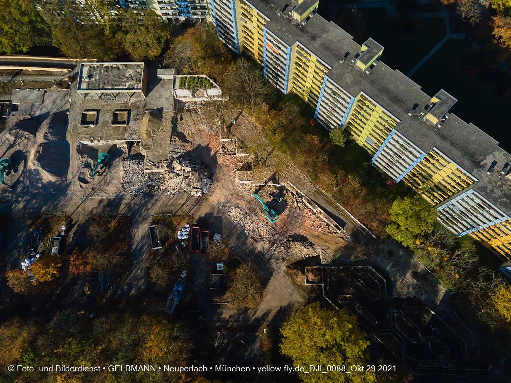 29.10.2021 - Quiddezentrum voll im Abriss in Neuperlach