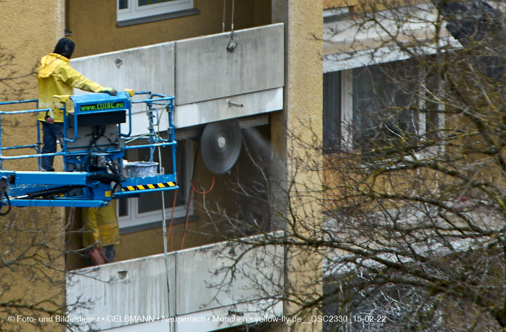 15.02.2022 - Kreissäge an der Großsanierung am Karl-Marx-Ring