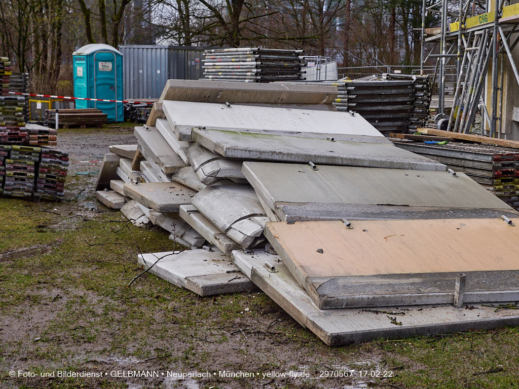 17.02.2022 - Kreissäge an der Großsanierung am Karl-Marx-Ring