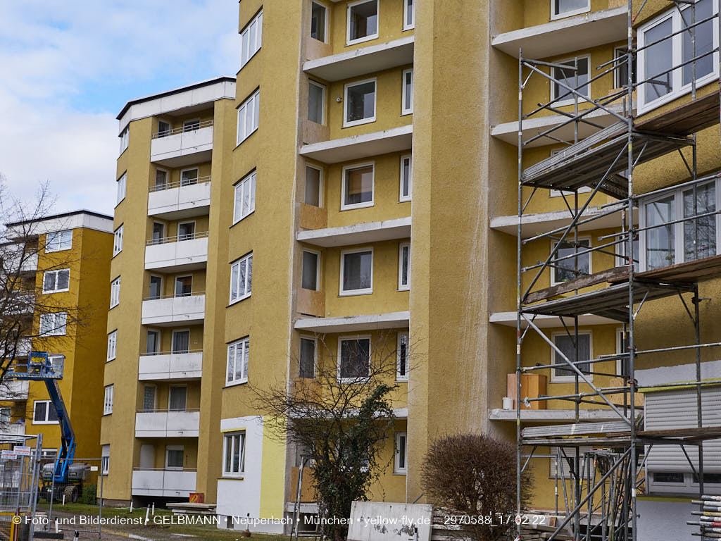 17.02.2022 - Kreissäge an der Großsanierung am Karl-Marx-Ring