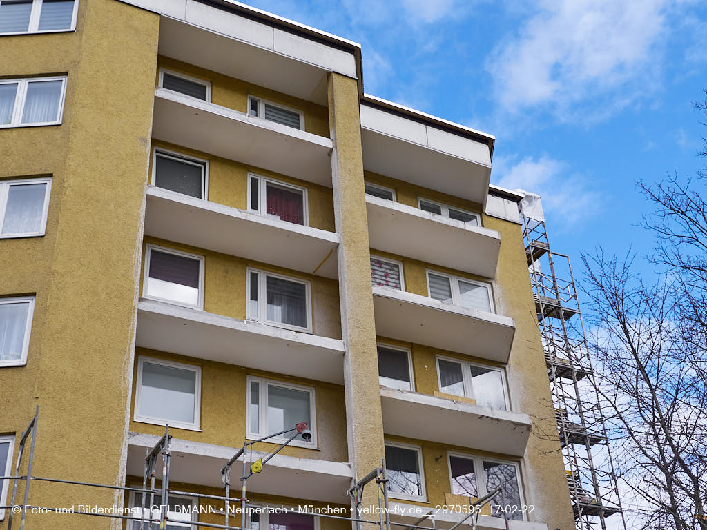 17.02.2022 - Kreissäge an der Großsanierung am Karl-Marx-Ring