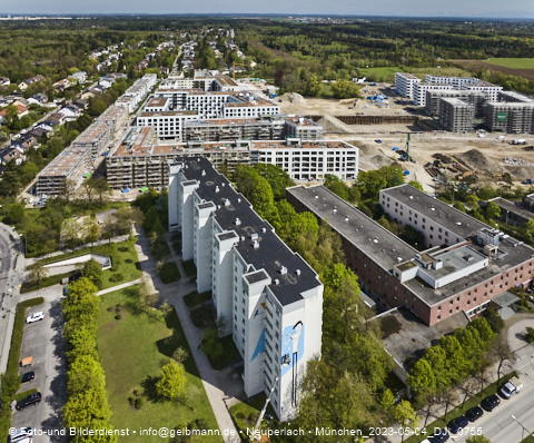 04.05.2023 - Der Blaue Vogel - Wolfgang-Niesner - Der bunte Beton am Karl-Marx-Ring Neuperlach