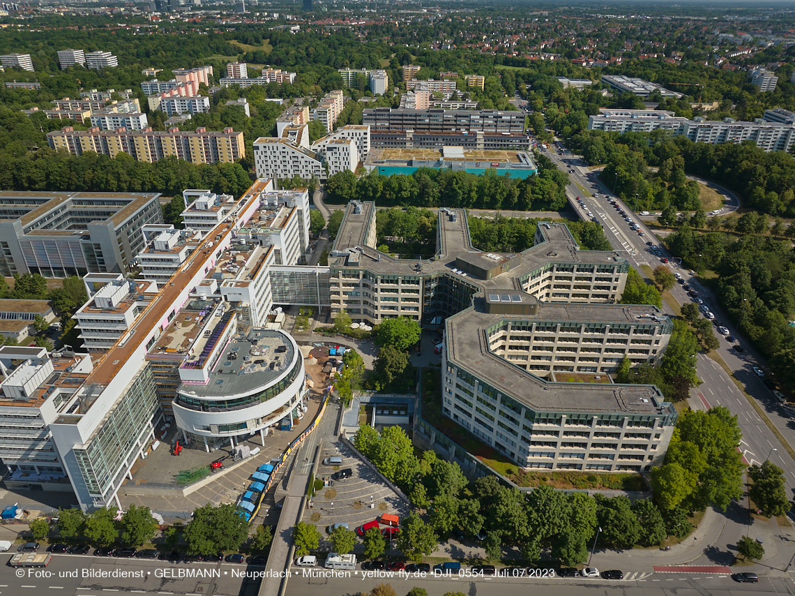 07.07.2023 - Wohnring Neuperlach mit ehemaliger Allianz und Vereinte und Umgebung