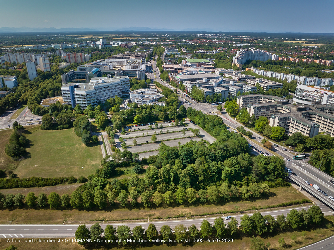 07.07.2023 - Wohnring Neuperlach mit ehemaliger Allianz und Vereinte und Umgebung