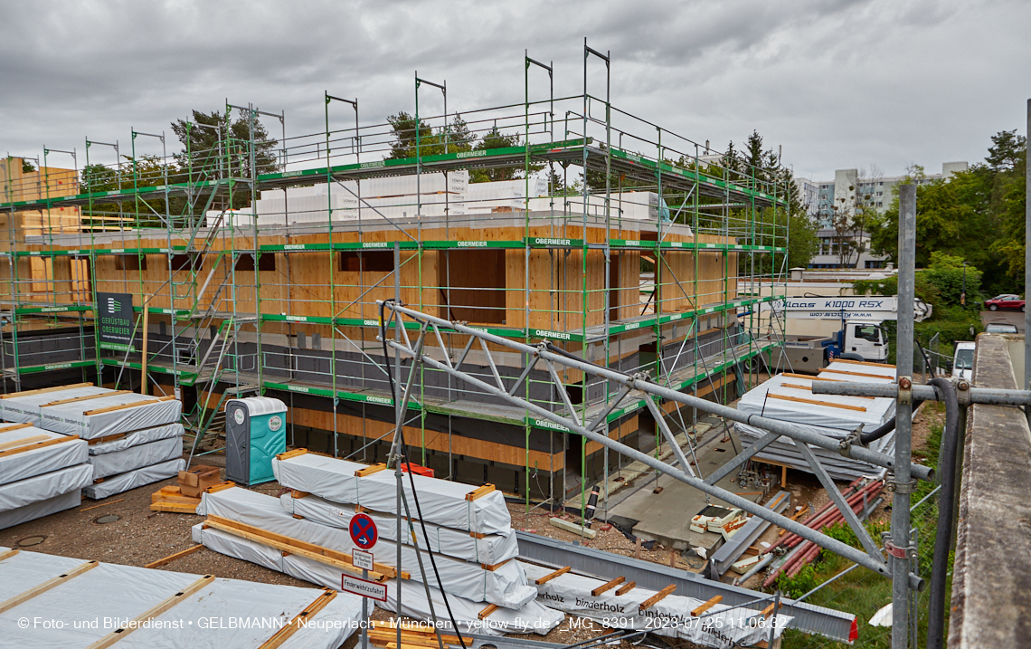 25.07.2023 - neue Wände für das Haus für Kinder in Neuperlach