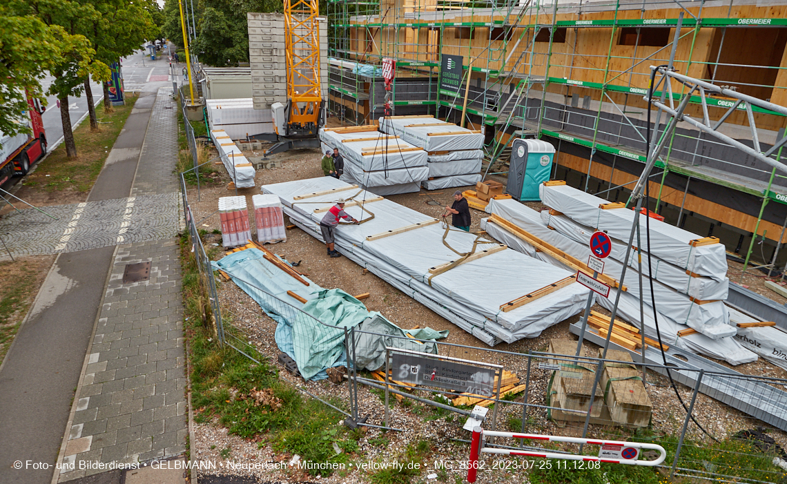 25.07.2023 - neue Wände für das Haus für Kinder in Neuperlach