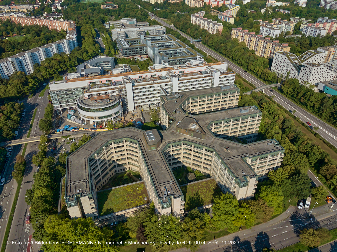 11.09.2023 - Der Wohnring und das ehemalige Allianzgebäude in Neuperlach