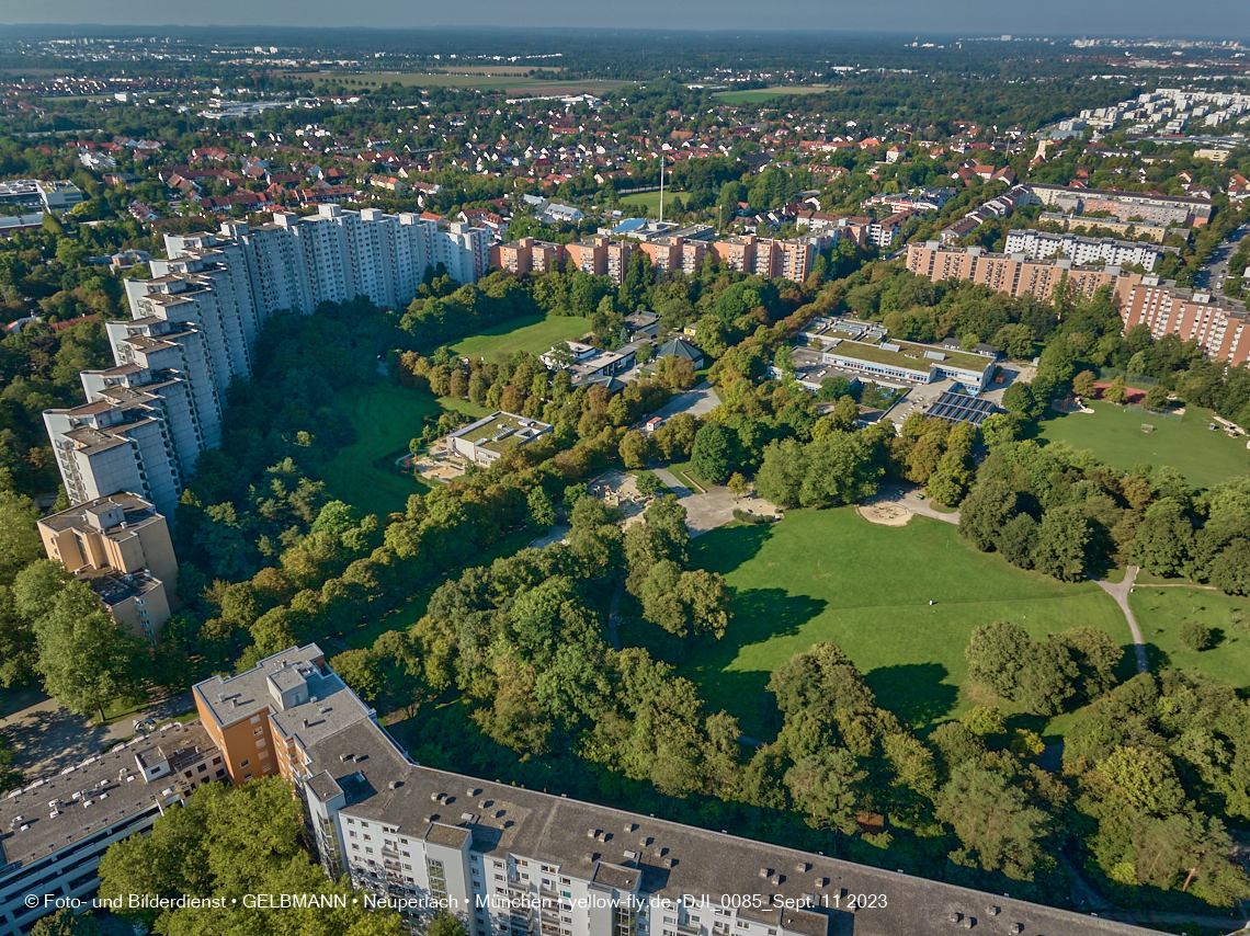 11.09.2023 - Der Wohnring und das ehemalige Allianzgebäude in Neuperlach