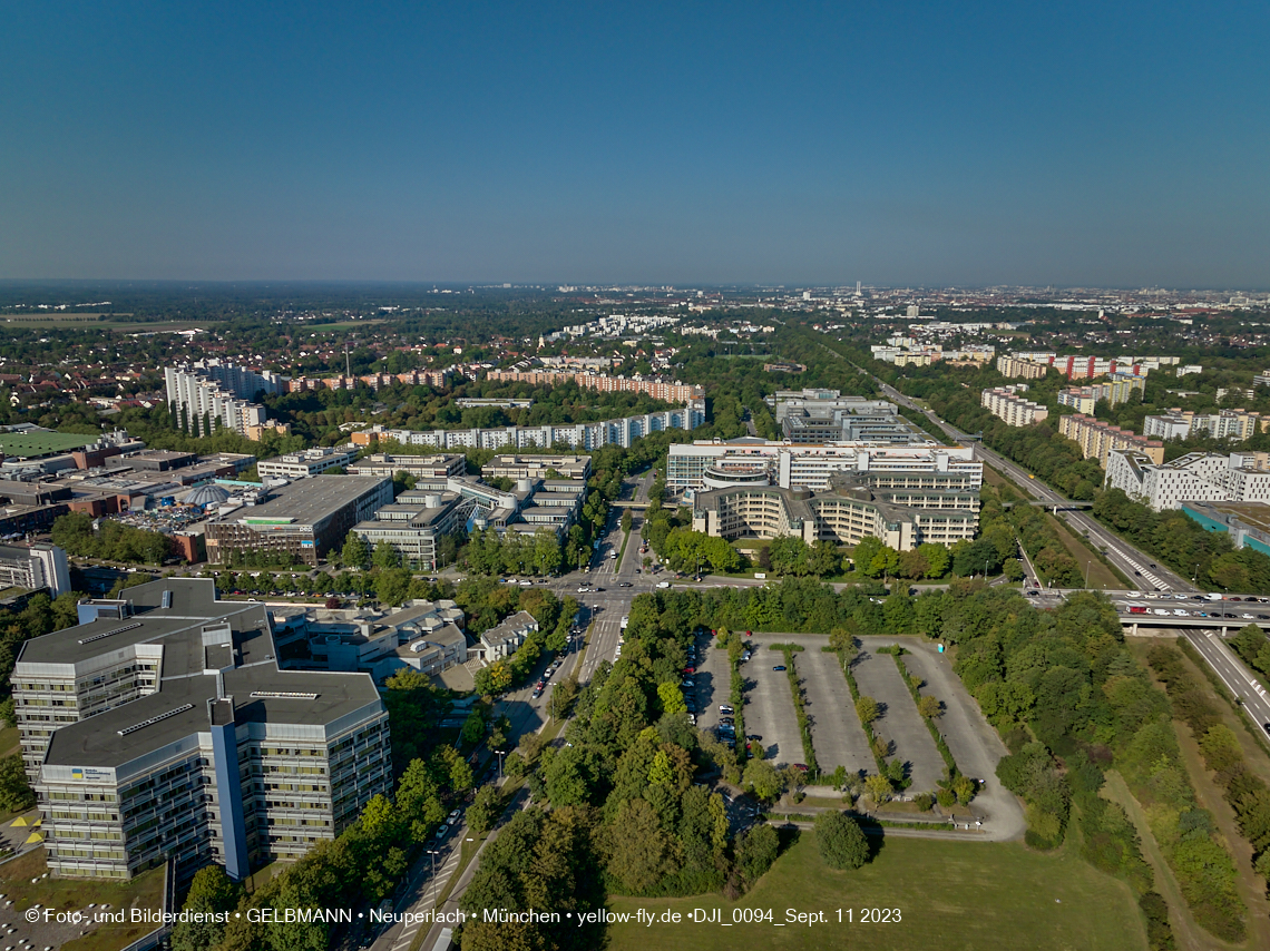 11.09.2023 - Der Wohnring und das ehemalige Allianzgebäude in Neuperlach