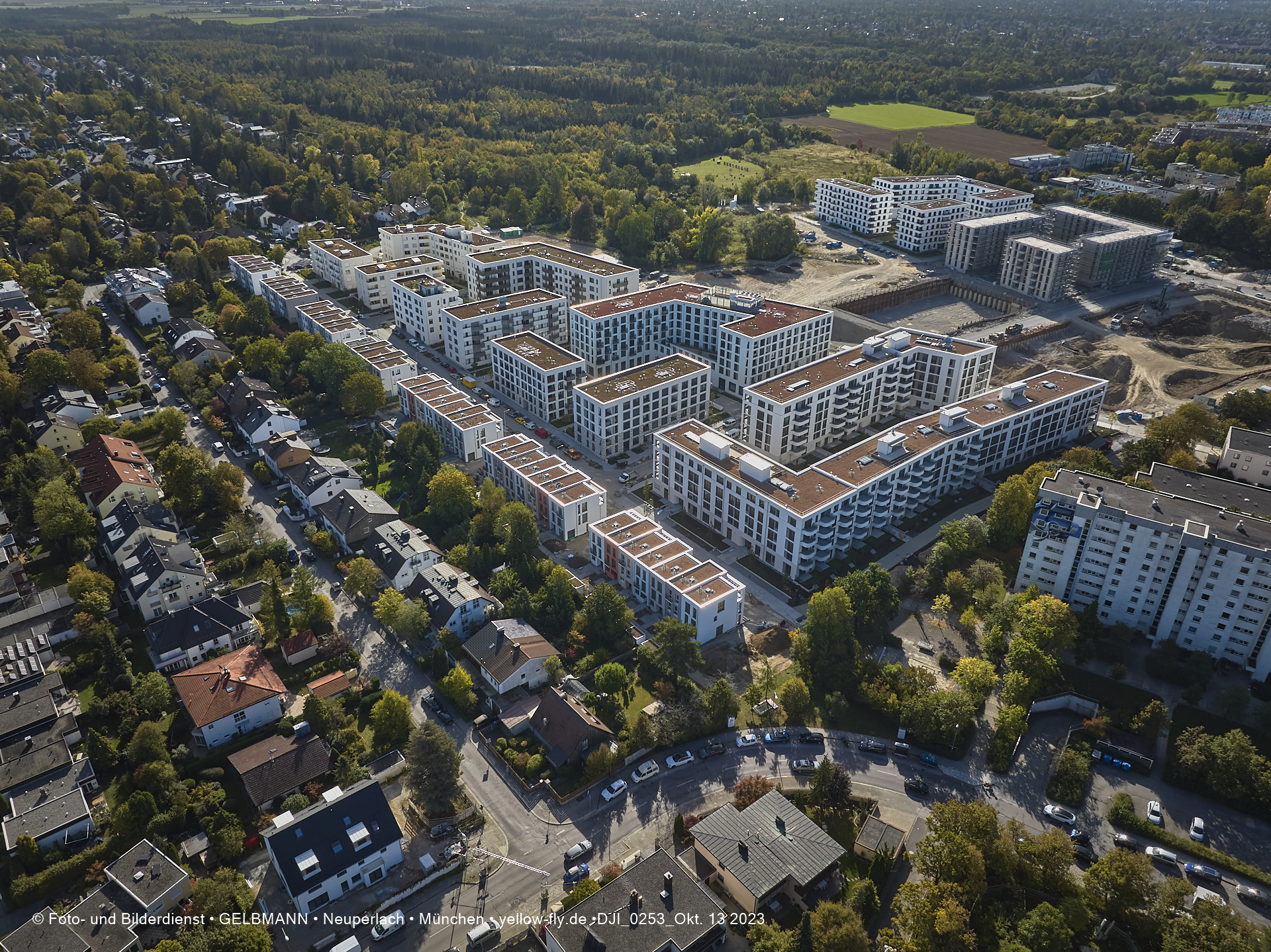 13.10.2023 - DEMOS-Baustelle und BayernHeim-Baustelle Alexisquartier udn Pandion Verde in Neuperlach 13.10.2023 - DEMOS-Baustelle und BayernHeim-Baustelle Alexisquartier udn Pandion Verde in Neuperlach