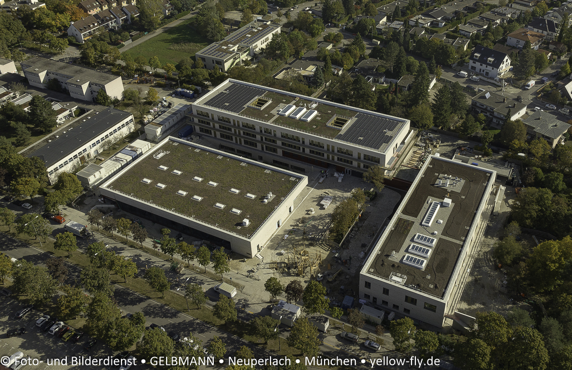 13.10.2023 - Baustelle Niederalmstraße 16 und Hugo-Lang-Bogen in Neuperlach