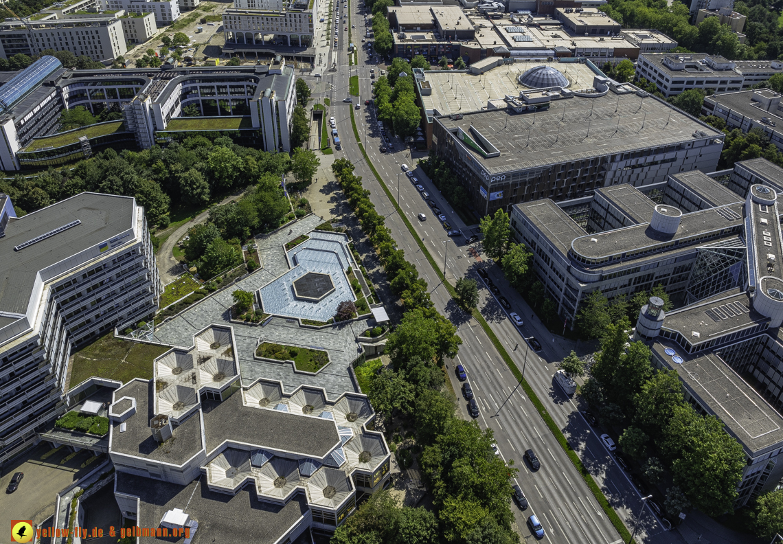 29.07.2024 - Brunnen vor der deutschen Rentenversicherung Bayern Süd in Neuperlach