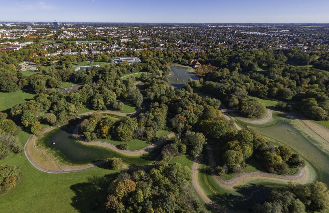 09.10.2024 - Baustelle Geothermie undn Ostpark mit See in Berg-am-Laim