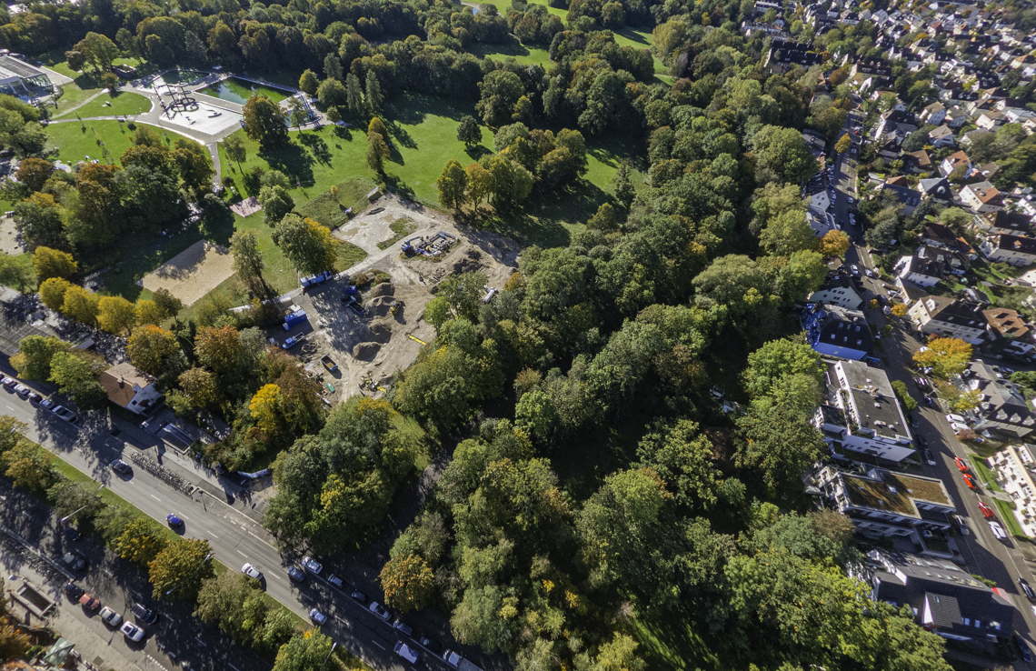 09.10.2024 - Baustelle Geothermie undn Ostpark mit See in Berg-am-Laim