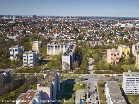 07.04.2025 - Münchner Wohnen am Karl-Marx-Ring 11-21 in Neuperlach