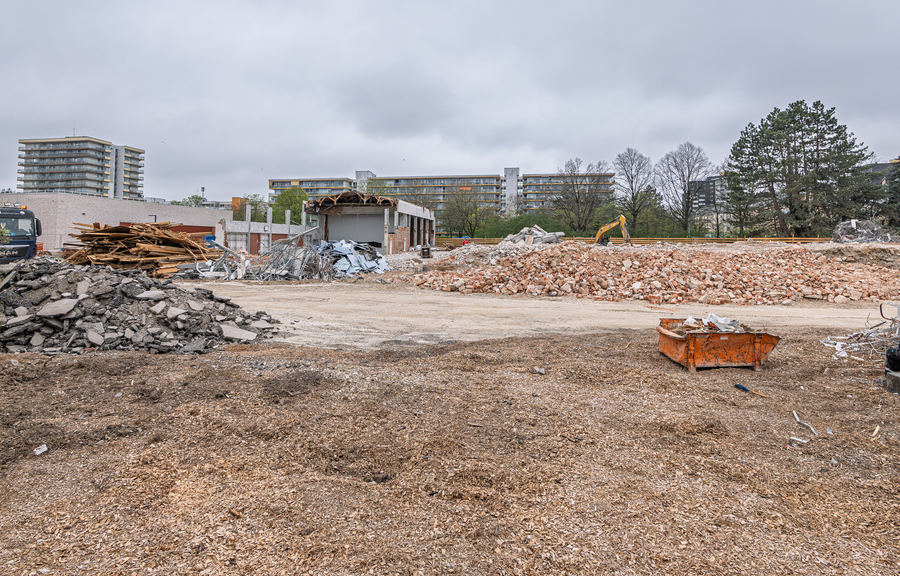 16.04.2025 - Abriss der Grundschule am Karl-Marx-Ring