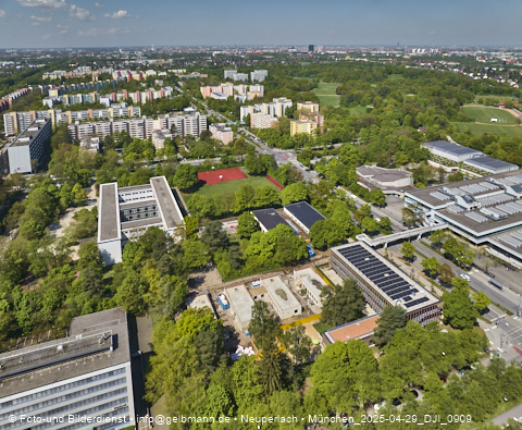 29.04.2025 - Abrissbaustelle Kindergarten an der Heinrich-Wieland-Strasse in Neuperlach