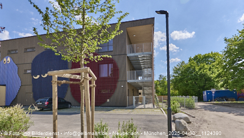 30.04.2025 - Abrissbaustelle Kindergarten an der Heinrich-Wieland-Strasse in Neuperlach